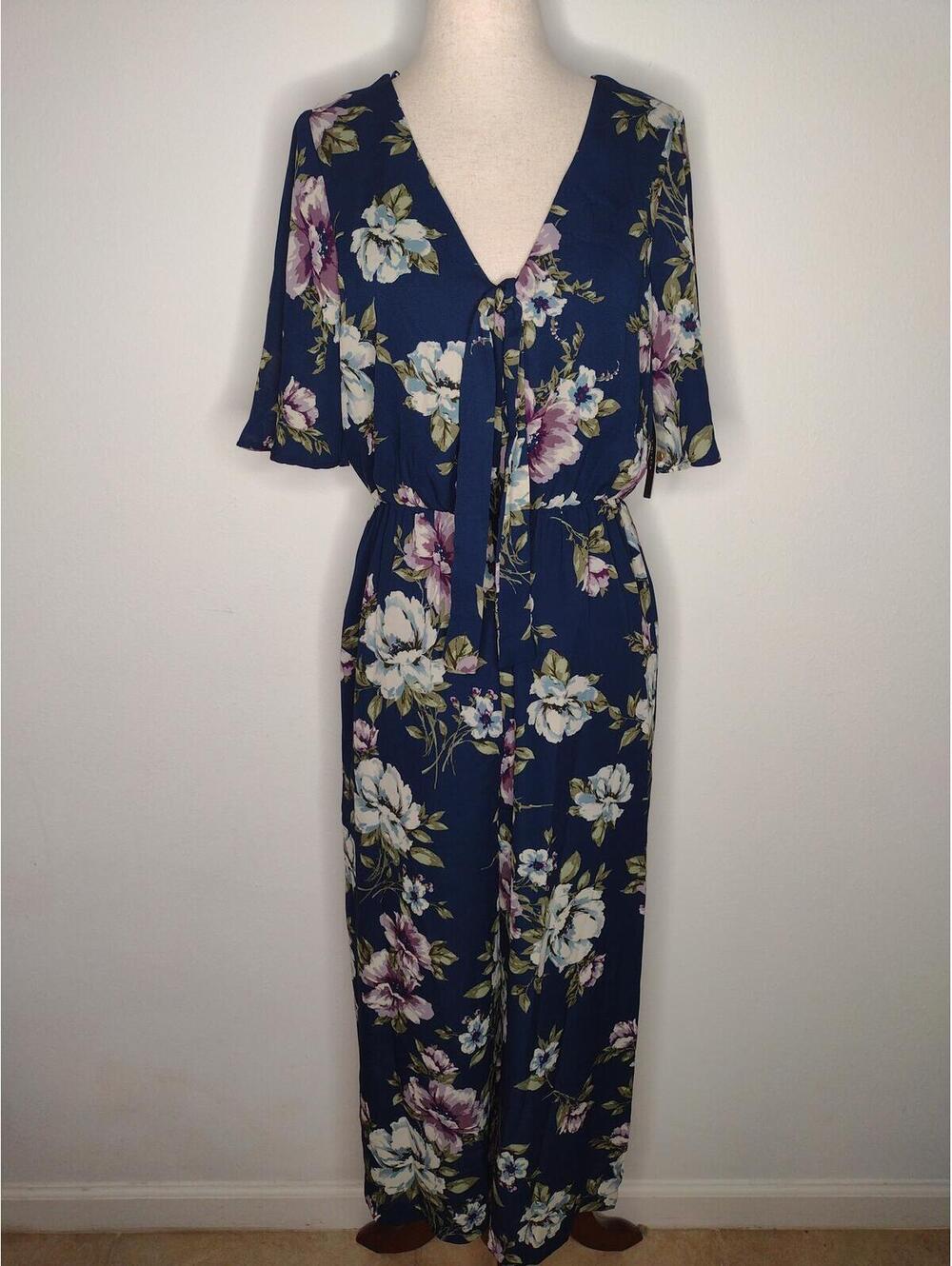 NWT Lily Black Women's Navy Floral Jumpsuit Size Small